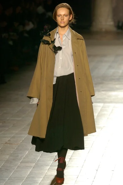 Look 10